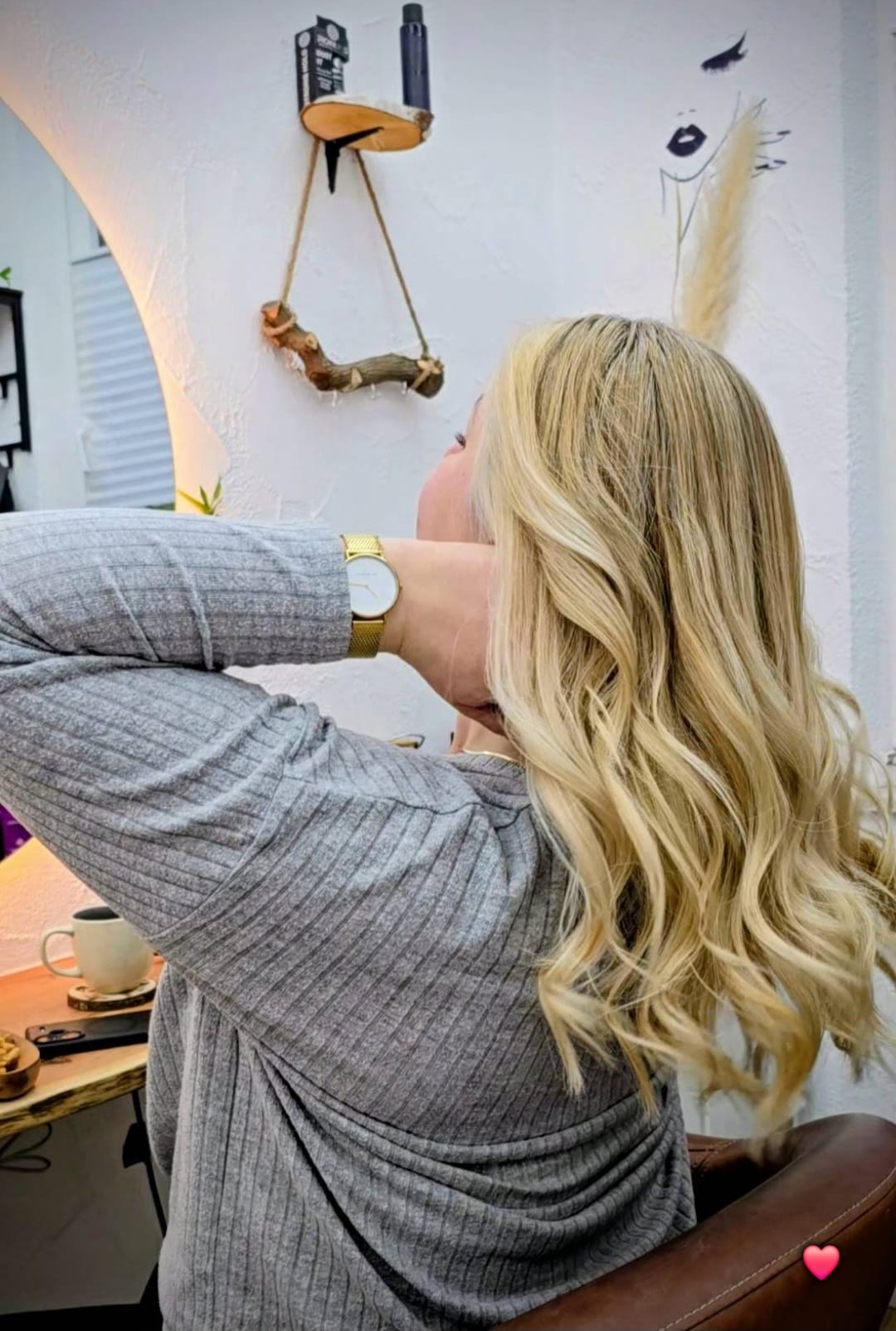 Blonde Balayage und Soft Waves